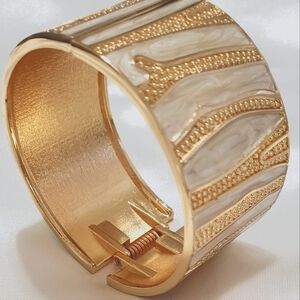 New Women's Two Tones Gold Bracelet